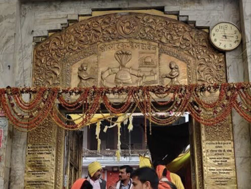 Religious-tours-in-India-Safariyo