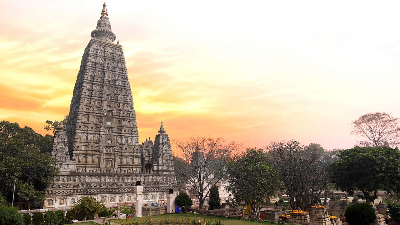 Religious-tours-in-India-Safariyo